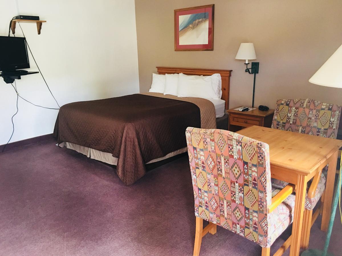 Redwood Arms Motel Паонія Екстер'єр фото